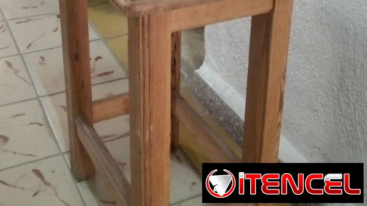 Se vende piano con banqueta, en buen estado