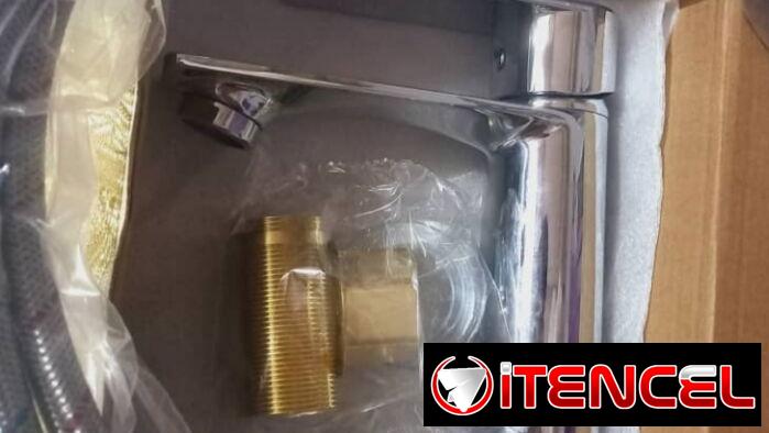 Ducha de tres tiros , fregadero , llaves mezcladoras entre otros