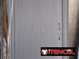 Puertas de acero cromado con su cerradura y las llaves y Puertas galvanizadas con yale y sin yale