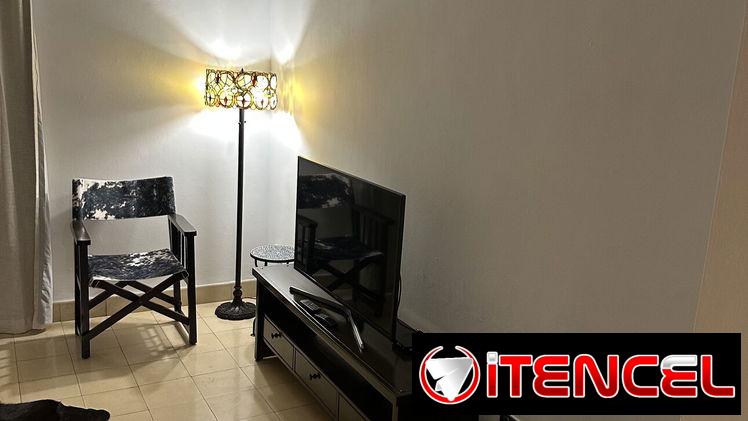 SE VENDE POR EL DUEÑO bello apartamento en Vedado ,  25 y J