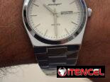 Reloj plateado marca Poedagar para hombre,