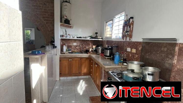 Apartamento en Alturas de Miramar 3 cuartos 2 baños