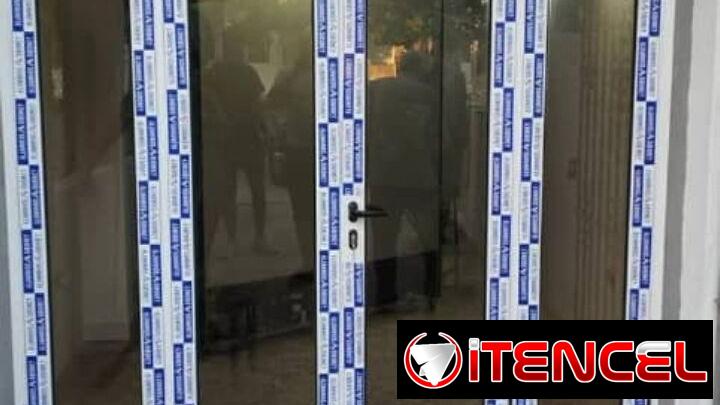 Puertas dobles de marqueteria en aluminionio