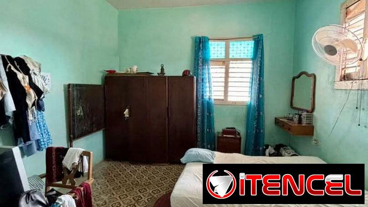 BIPLANTA DE ESQUINA EN SANTOS SUÁREZ! (3 HABITACIONES + 2 BAÑOS !!!