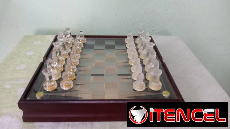 Juego de ajedrez de Cristal en 20 000cup