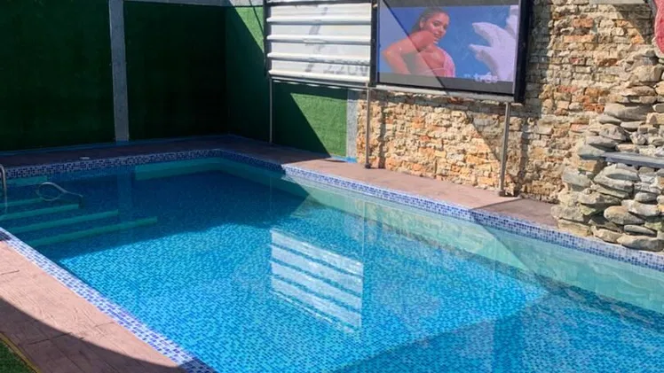 Espectacular piscina para pasadía.