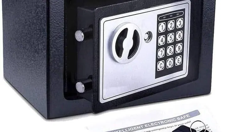 Caja Fuerte Digital con Llave y Tornillos de Fijación *PRECIO 80 USD*