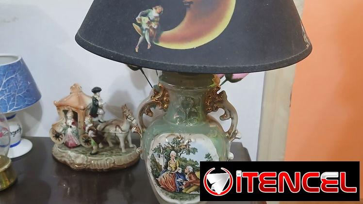 Lámpara de mesa antigua
