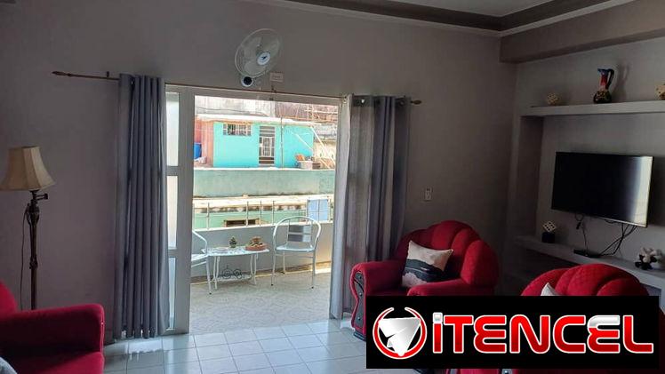 SE RENTA APTO DE DOS HABITACIONES EN CENTRO HABANA CON BALCON. 3ER PISO. 54026428