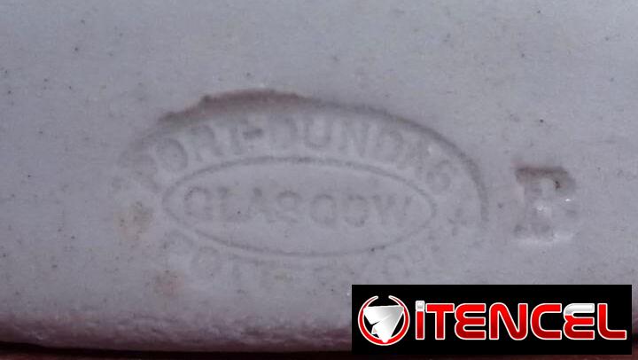 •Botella de cerveza cerámica “Gres-Port Dundas Glasgow”- siglo XIX pp XX. Herencia de mi bisabuela.