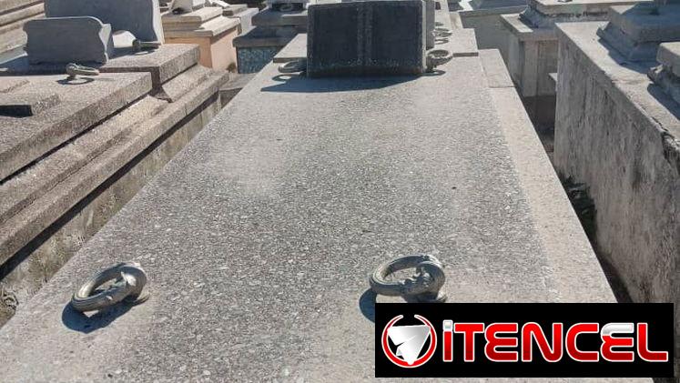Tumba en Cementerio Colon