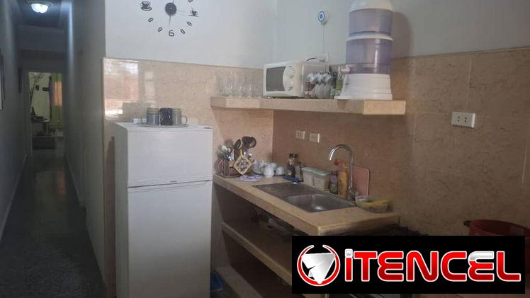 En venta apartamento en altos, 3 cuartos, 3 baños, no se va la corriente, wifi las 24 horas.