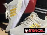 Tenis variados