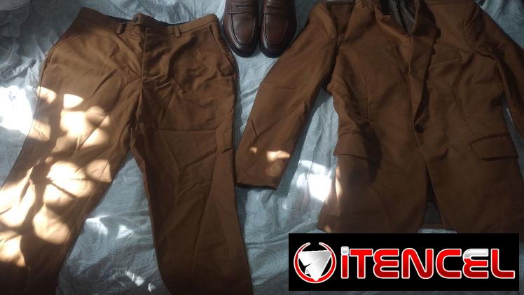 Traje de hombre con su par de zapatos