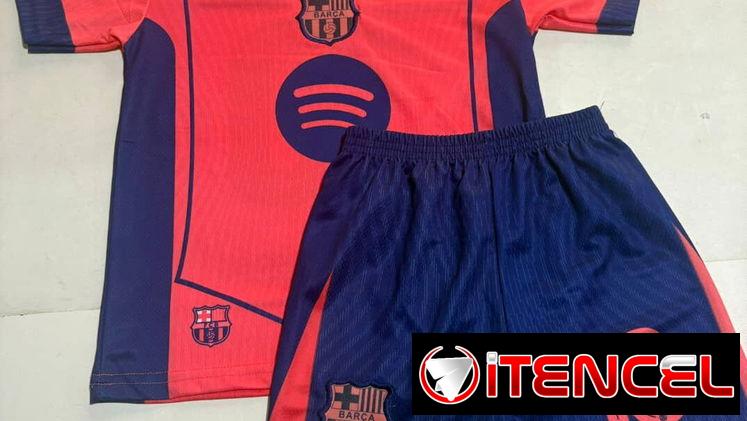 Reyes Magos el mejor regalo. Trajes de fútbol para niños.