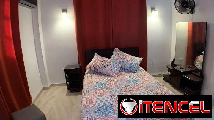 APTO PRIVADO en el vedado. PLAZA. DE una habitación climatizada(NO SE VA LA CORRIENTE).54026428