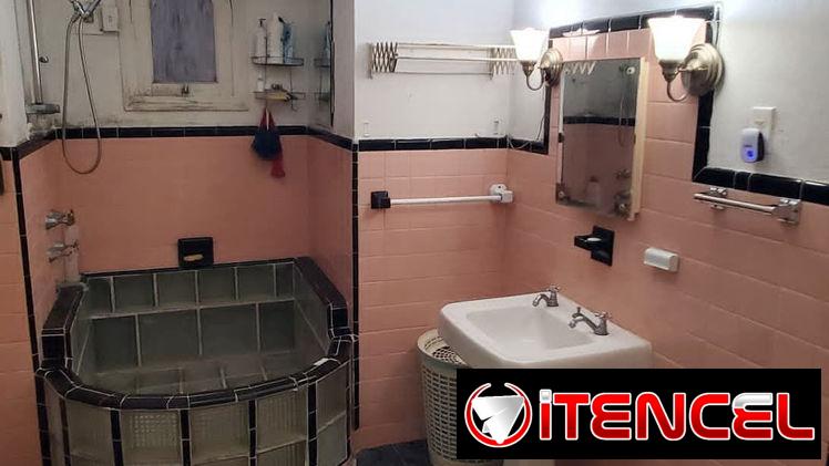 Venta de propiedad independiente en playa