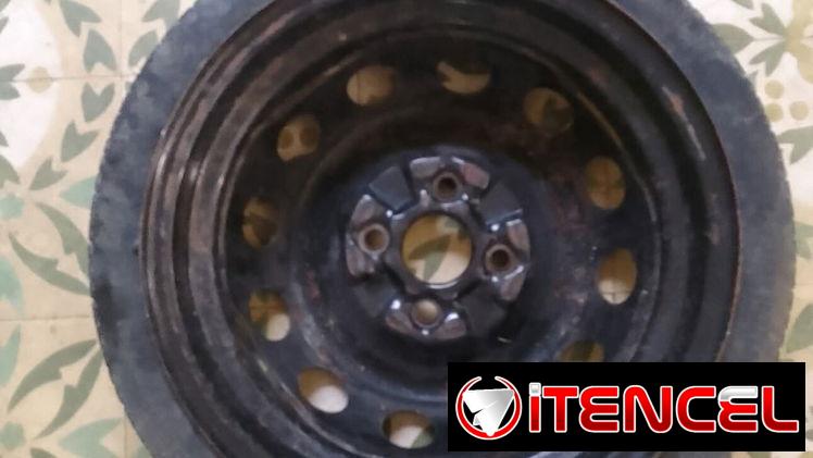 Vendo llanta con goma Ring 13 de balón de repuesto de uso Pero en buen estado, las del Kia picanto