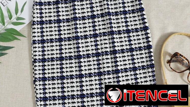 Saya blanca con estampado negro y azul