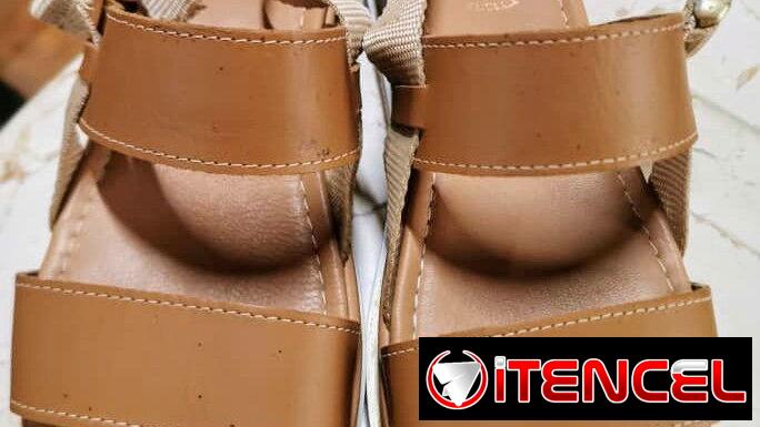 Sandalias de piel para mujer.