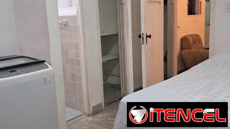Rento en Vedado de forma lineal Apartamento de 1 cuarto en 17 y 18 2⁰ piso Amueblado y equipado