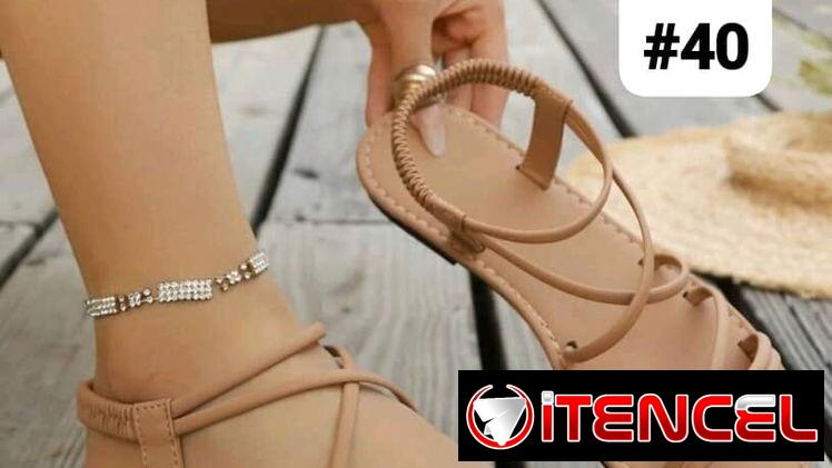 Sandalias de tiras 18 usd