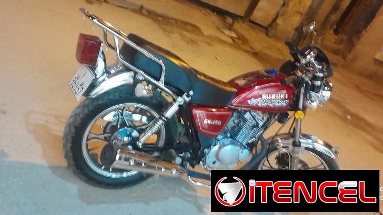 🏍️Izuki gs 150 –  📃Con chapa y propiedades  -se hace el traspaso  🦦- me ajusto con dinero en mano.
