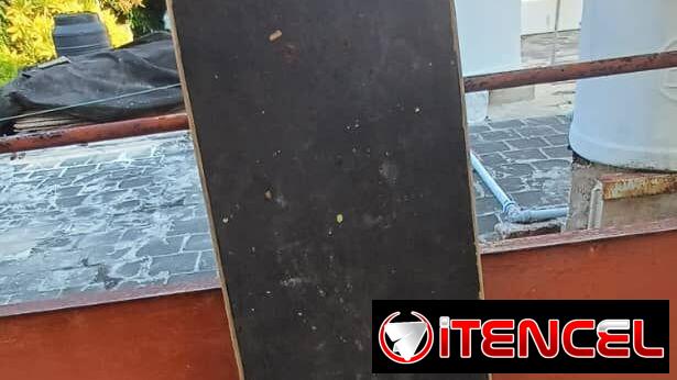 Patineta de uso. Skateboard
