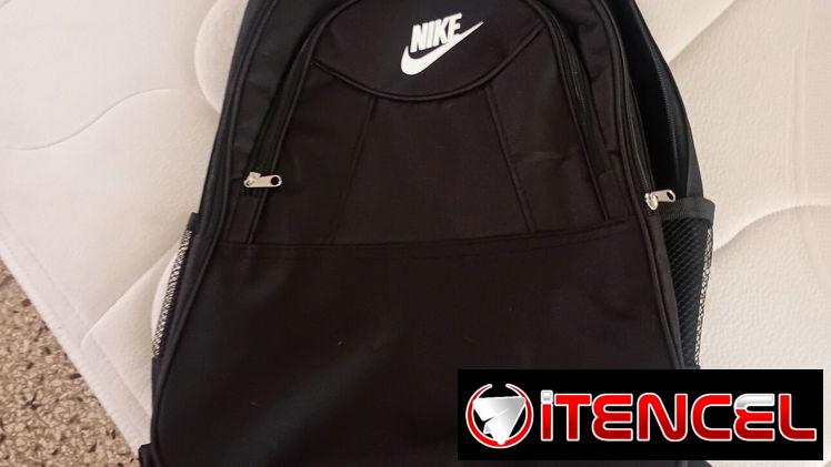 Mochila Nike 12 kg