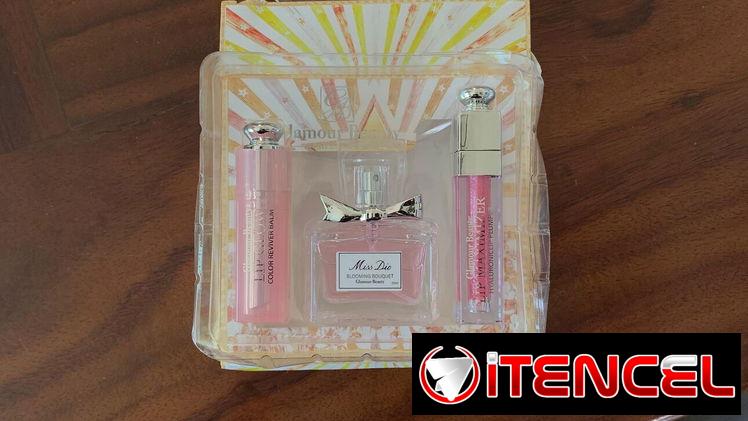 Kit de perfume, labial y brillo