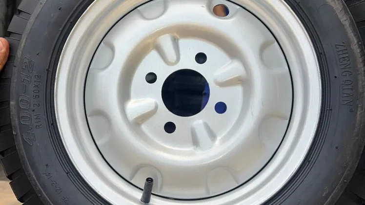 LLANTAS CON GOMAS Y CÁMARA