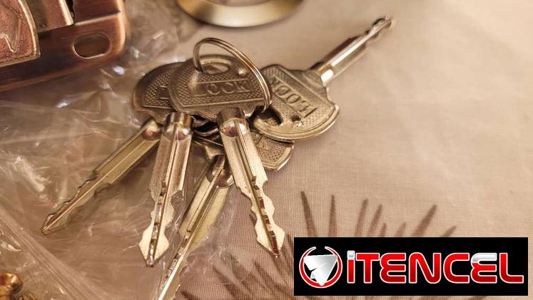 🔒Yale Anticopia,  cerradura con cilindro de Bronce y juego de 5 llaves de cuatro caras. Alta calidad y seguridad.