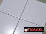 Azulejos blanco coco 5500.mate y gris 500., cenefas 1200,junquillos 500 mn.