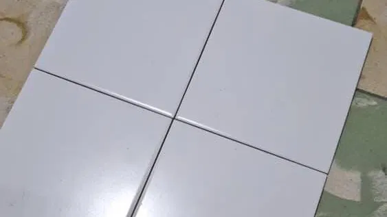 Azulejos blanco coco con brillo y mate 6 mil el mt cuadrado con mensajería incluída