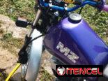 Vendo  moto con carrocería mz 251 unidad de ax100