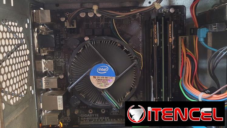 230 usd . Torre de 7ma B250 + i5 7500 y 12gb ram. con tarjeta de video