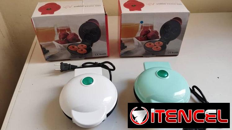 Máquina de hacer minidonas. Mensajería opcional
