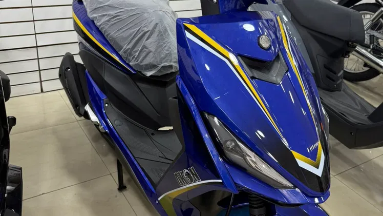 *🛵Motos de Combustión Automáticas AVA AKON 0km🛵*. precio 1800usd