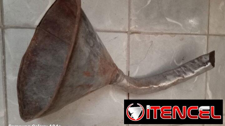 Embudo de llenado de gasolina, aceite y diésel u otro líquido para carros y motos