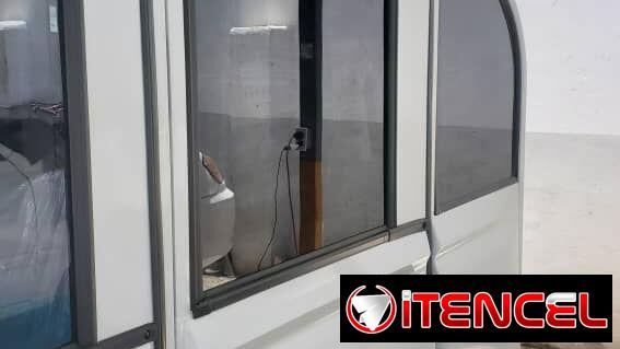 EMPAPELADO DE CRISTALES DE AUTO Y VENTANAS DEL HOGAR el precio varía según el trabajo