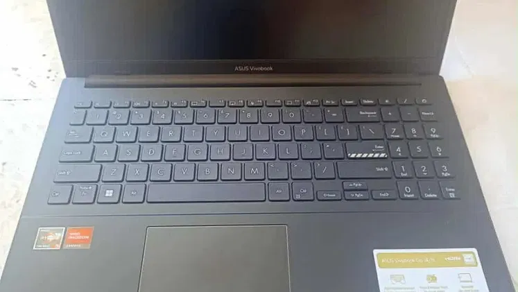 Laptops: HP, ASUS, OMNIBOOK, Nuevas: Core Ultra 7 (AI), i5 y Ryzen 5