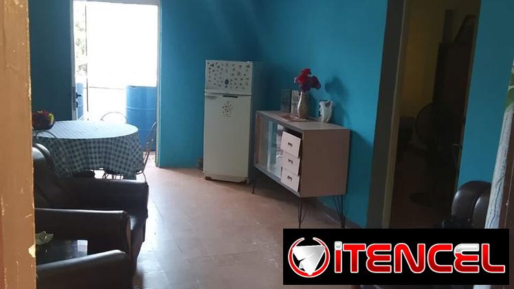 Se vende apto en el barrio obrero