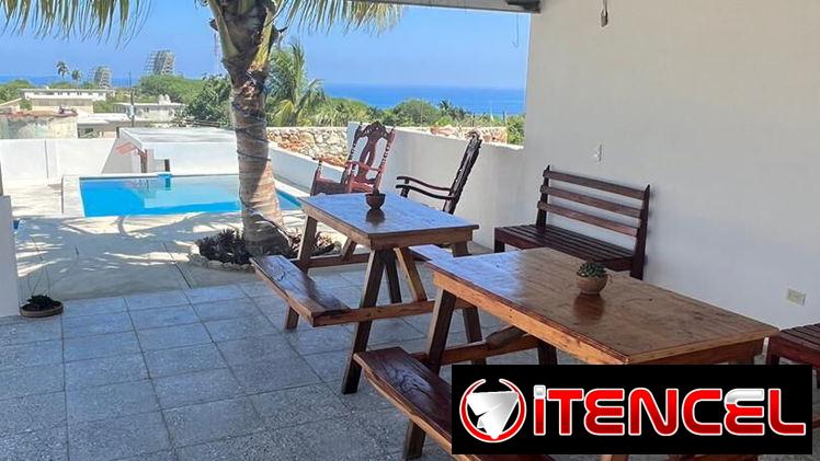Casa en la playa con piscina en Guanabo