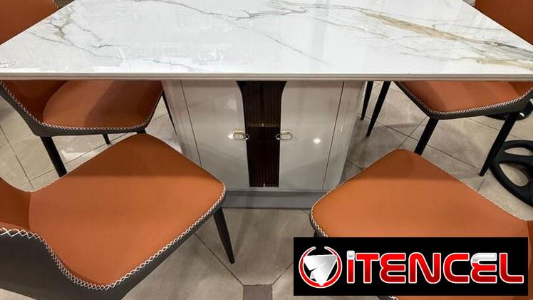 Mesa pegable y juego de comedor