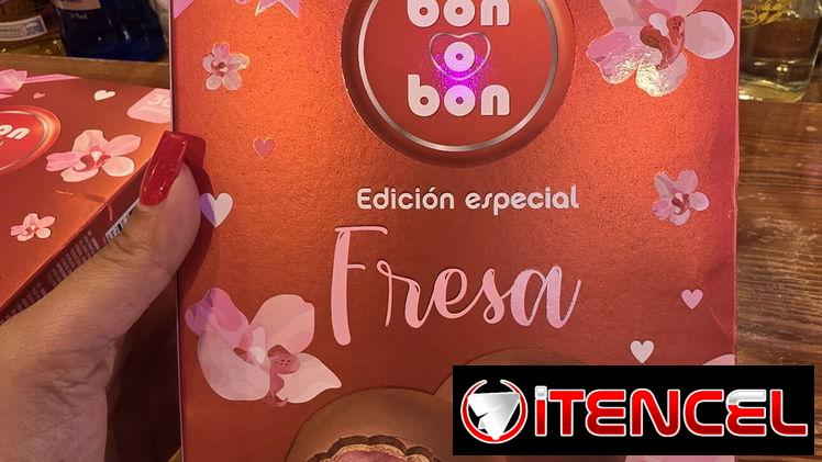 Cajas ee bombones con relleno de fresas