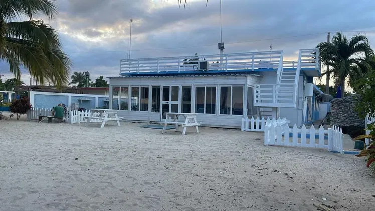 Venta de propiedad en primera línea en la playa