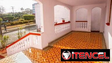 Vedado 330 mil casa independiente