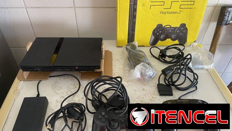 Vendo ps2 prácticamente nuevo pirateado con dos mandos y su caja original