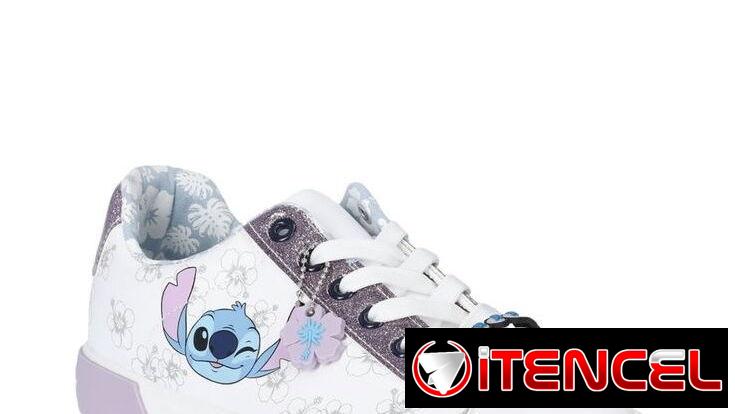 Tenis de niña #37 (temática Stich)
