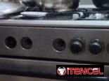 Cocina de gas de 5 hornillas con horno y encendido con magneto.